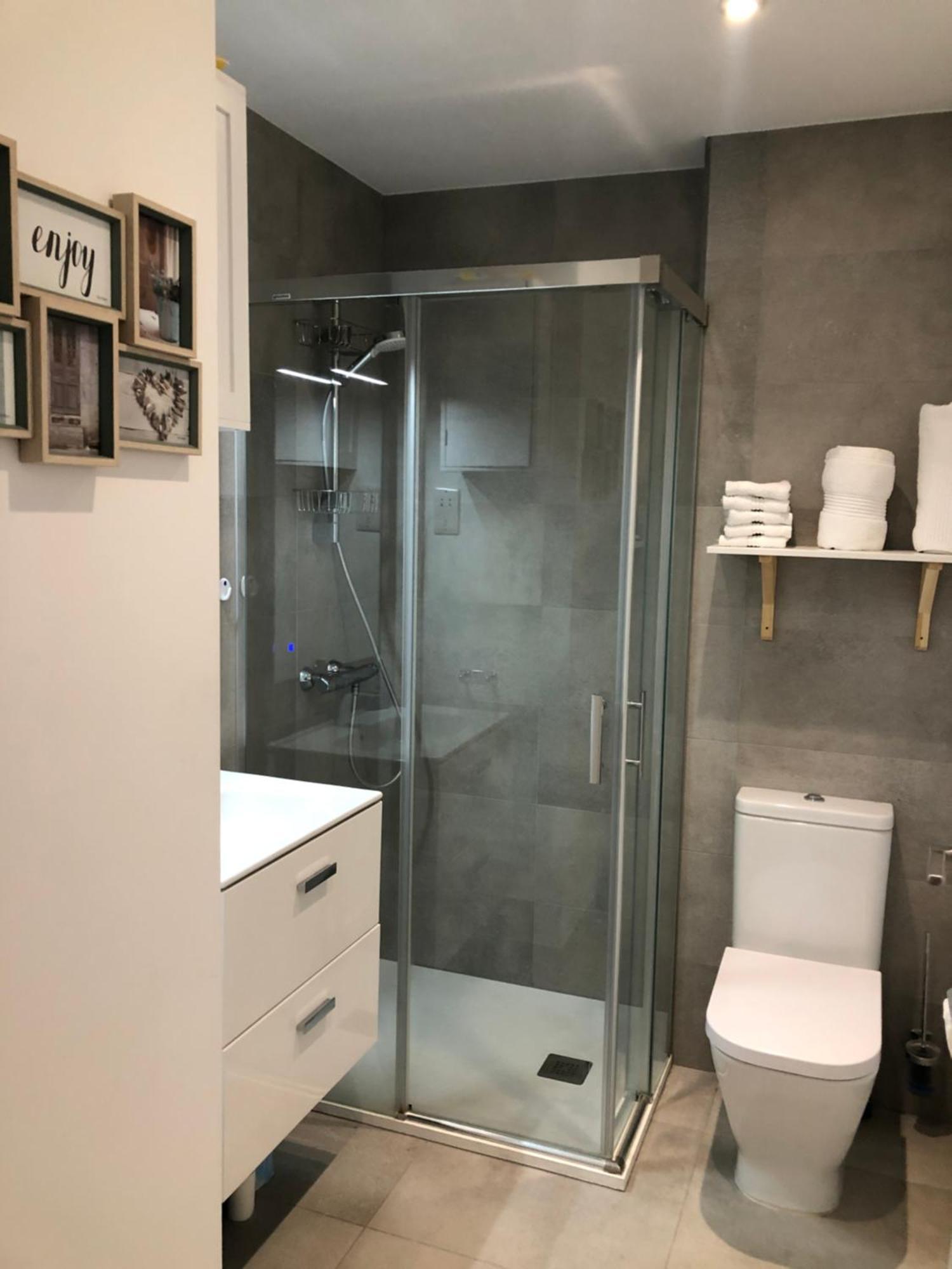 Cp High Floor Luxury Studio Sleeps 3 지브롤터 외부 사진