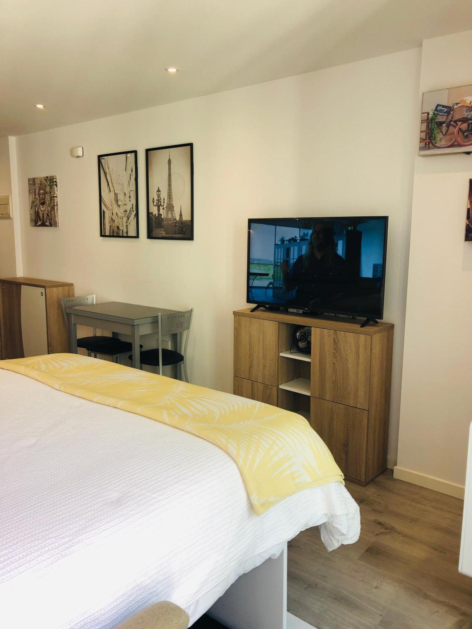 Cp High Floor Luxury Studio Sleeps 3 지브롤터 외부 사진